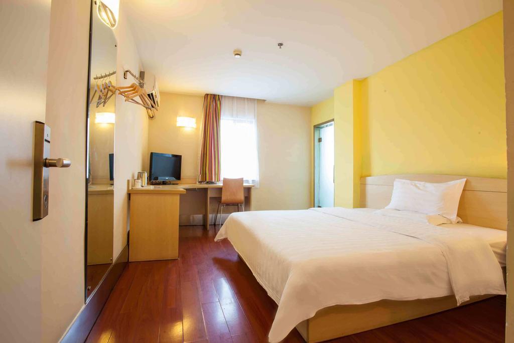 7Days Inn Nanchang North Railway Station Square Room photo