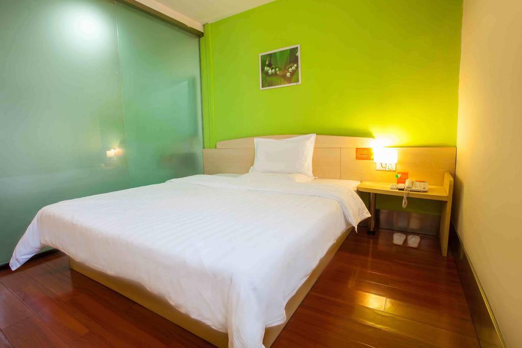7Days Inn Nanchang North Railway Station Square Room photo